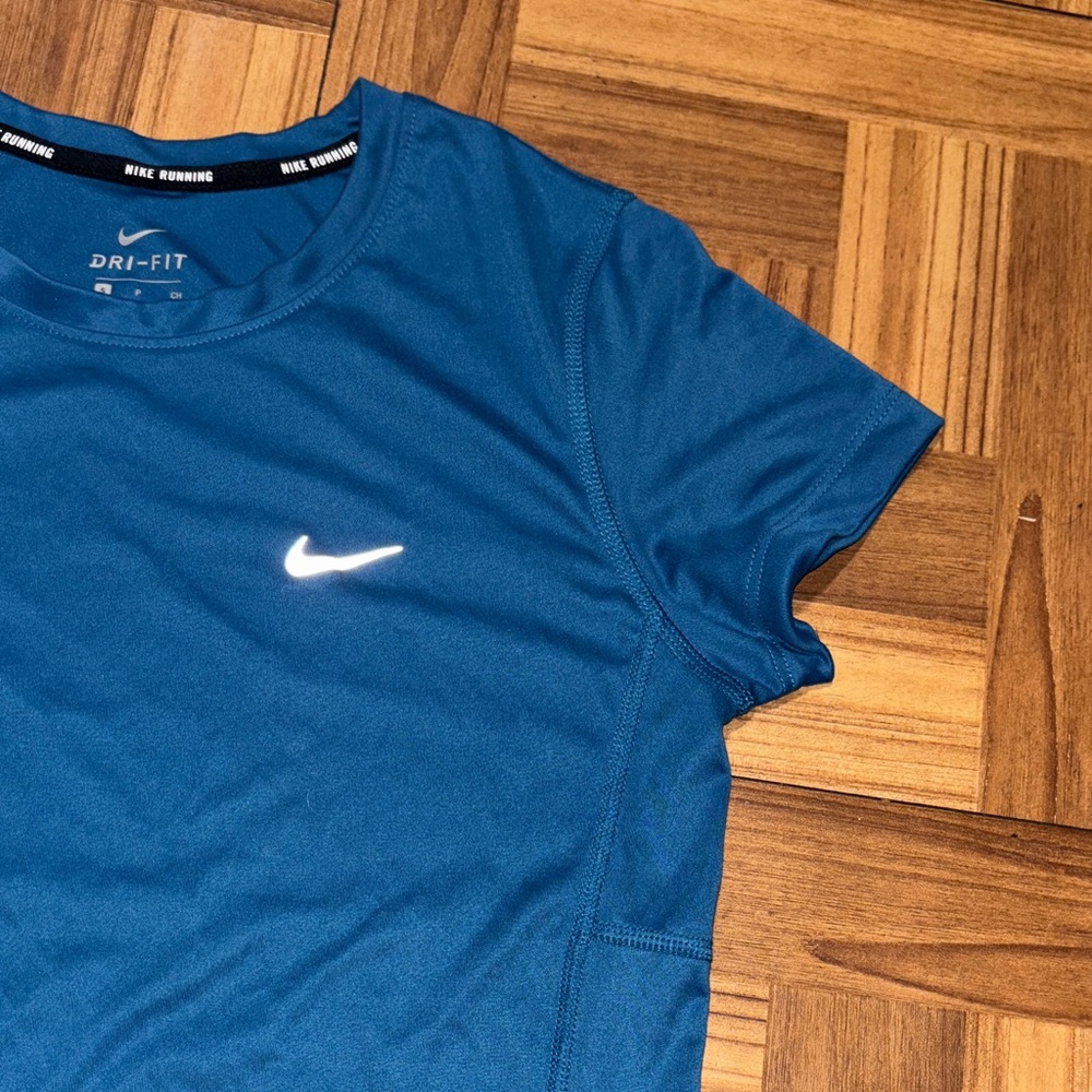 Nike Women's Short Sleeve Blue Tee - Picture 5 of 7